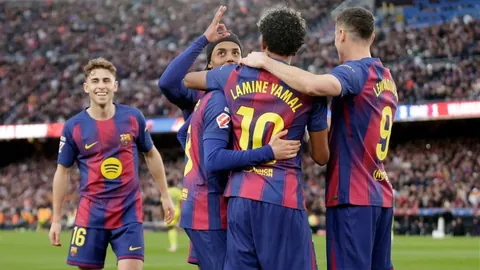 “周末决战，全力支持小欧！罗甲激战不容错过！”